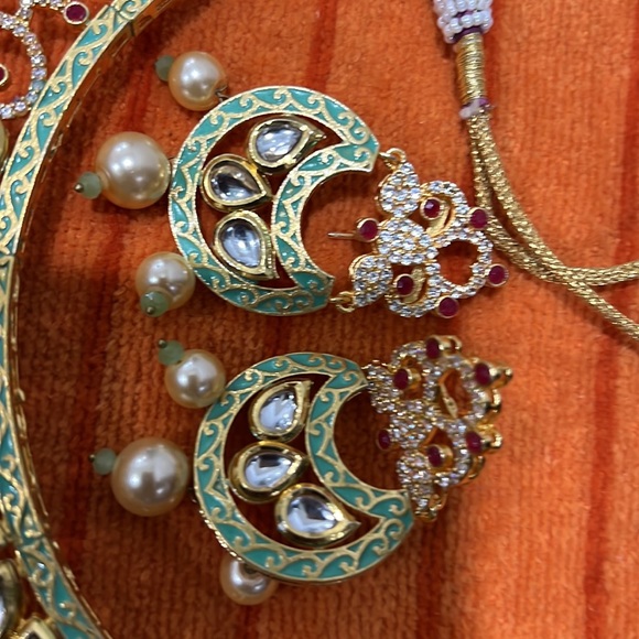 Indian Bollywood jewelry - Picture 3 of 5